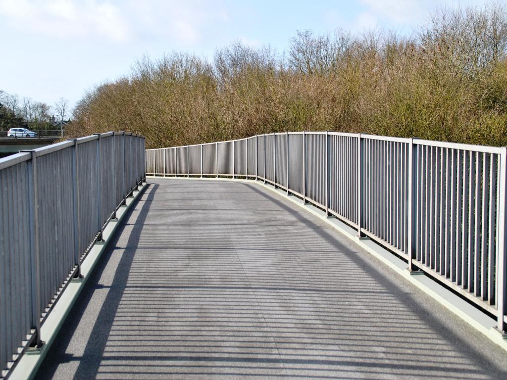 gablescross footbridge swindon 5